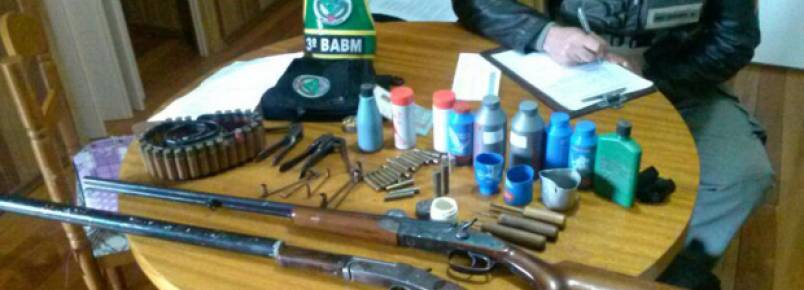 Homem é preso com armas e animais silvestres em Caxias